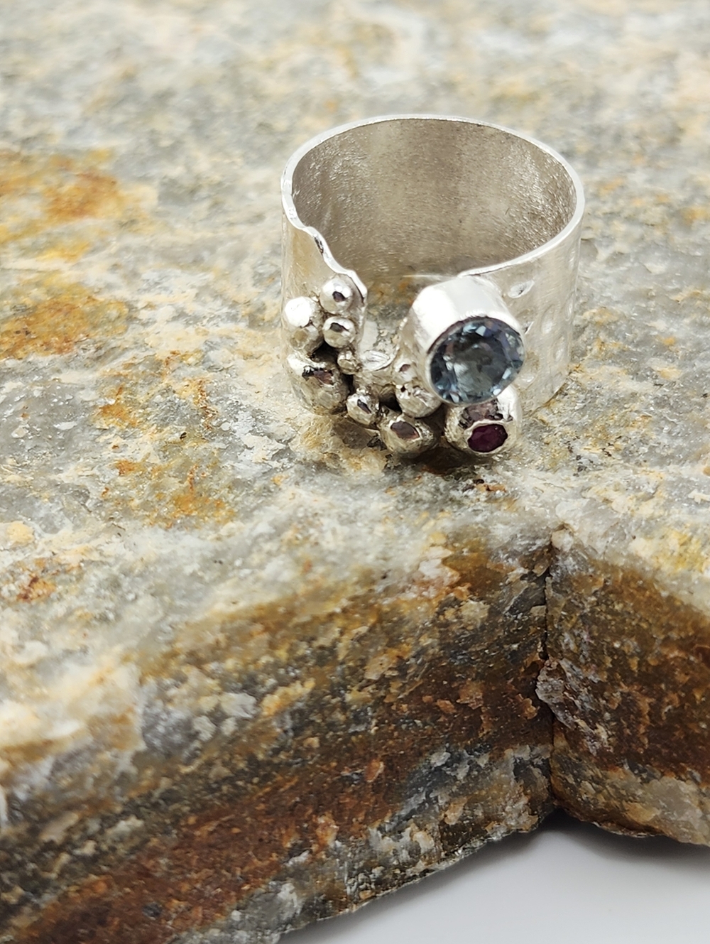 AQUAMARINE & PINK SAPPHIRE BRUTALIST RING HANDMADE IN STERLING SILVER SIZE 8 - Picture 10 of 11